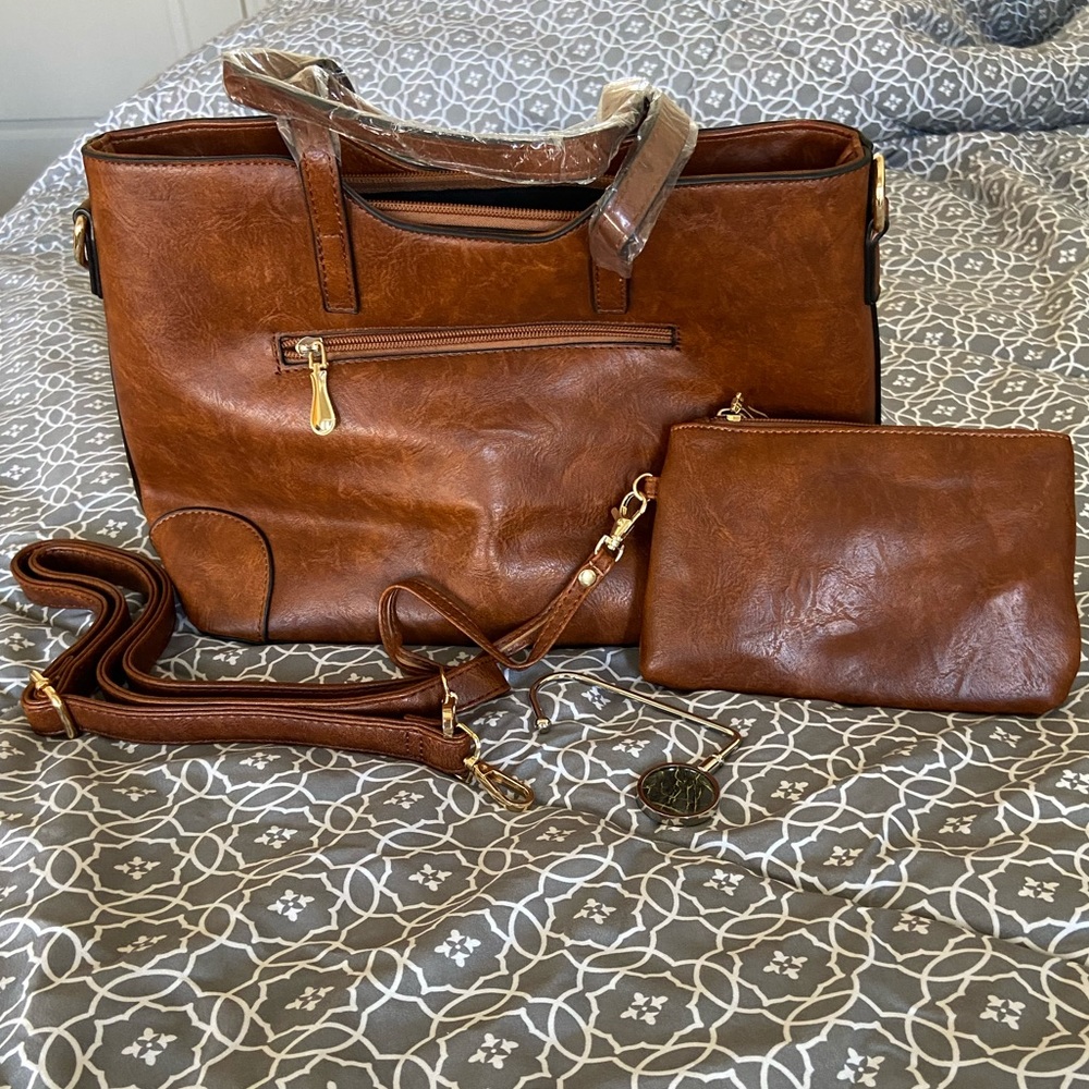 Faux leather purse with hand bag